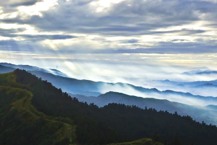 新北市五分山雲隙光之美