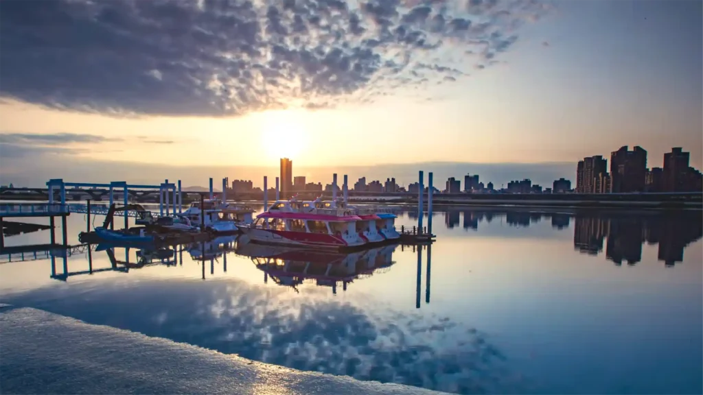 台北大稻埕落日與夕采